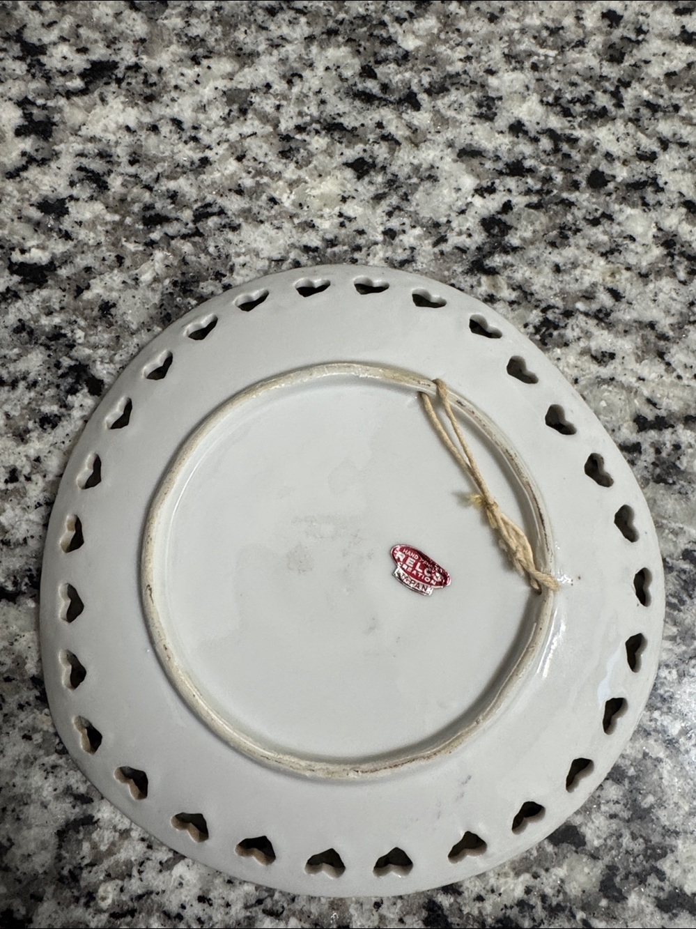 Vintage Heart-Shaped Porcelain Mother Plate with Pink Roses and Gold Trim - Picture 4 of 4